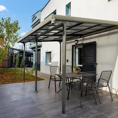 Cozy In With Outdoor Swimming Pool * Vrh (Krk)