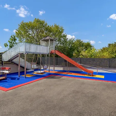 Cozy In With Outdoor Swimming Pool Vrh (Krk)