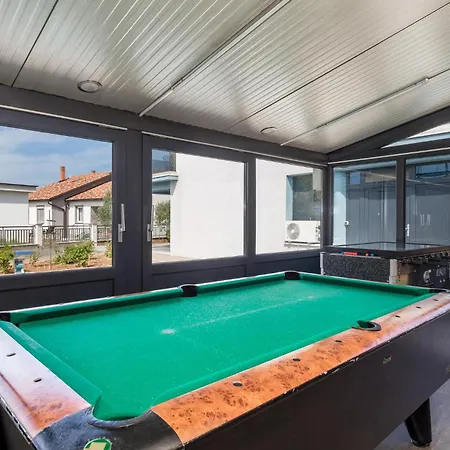 Apartment Cozy In With Outdoor Swimming Pool